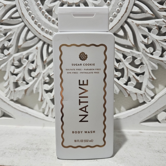 Native Other - NEW Native Sugar Cookie Body Wash - White and Gold 18oz